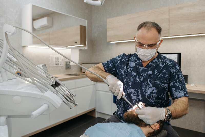 Johns Island Dentist Explains: Signs You Need a Dental Bridge